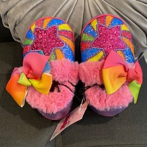 NWT Girl’s slippers